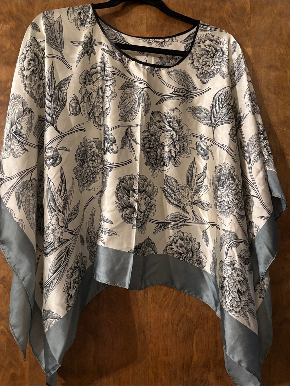 Source Unknown Ivory and Gray Floral Satin Poncho Top